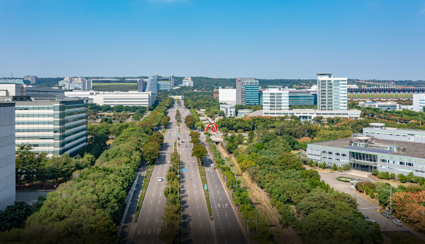 中科園區廠辦建築與林蔭大道空拍